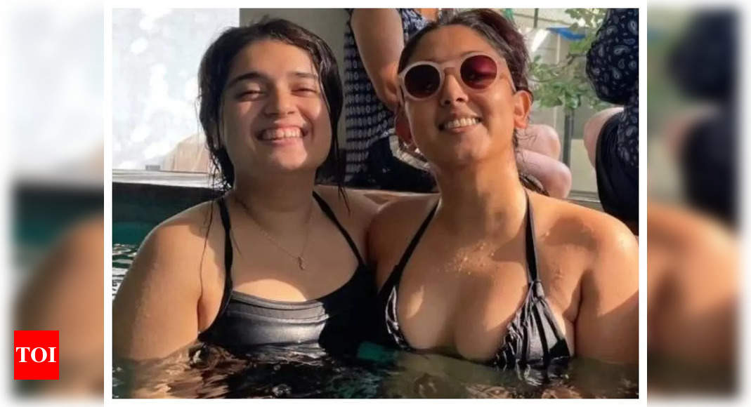 Aamir Khan’s daughter Ira Khan enjoys a pool party with friends, says ‘we can also be swim-wear models’ – See photos – Times of India