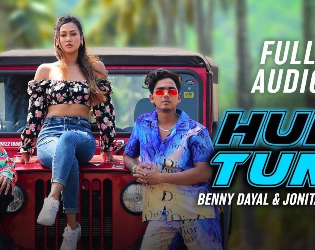 
Watch Popular Hindi Song 'Hum Tum' Sung By Benny Dayal & Jonita Gandhi
