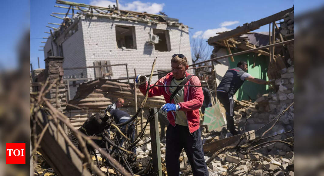 Live: Sooner this war ends, the better, says UN chief after arriving in Ukraine