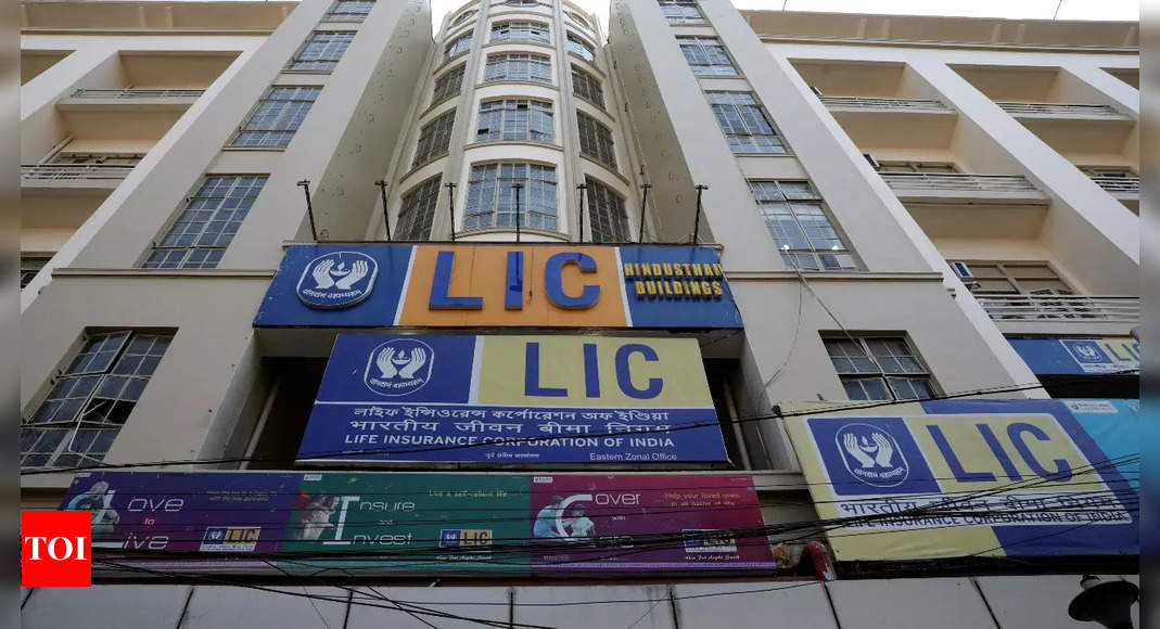 LIC IPO Price: LIC IPO price band fixed at Rs 902-949, issue size Rs 21,000 crore | India Business News – Times of India