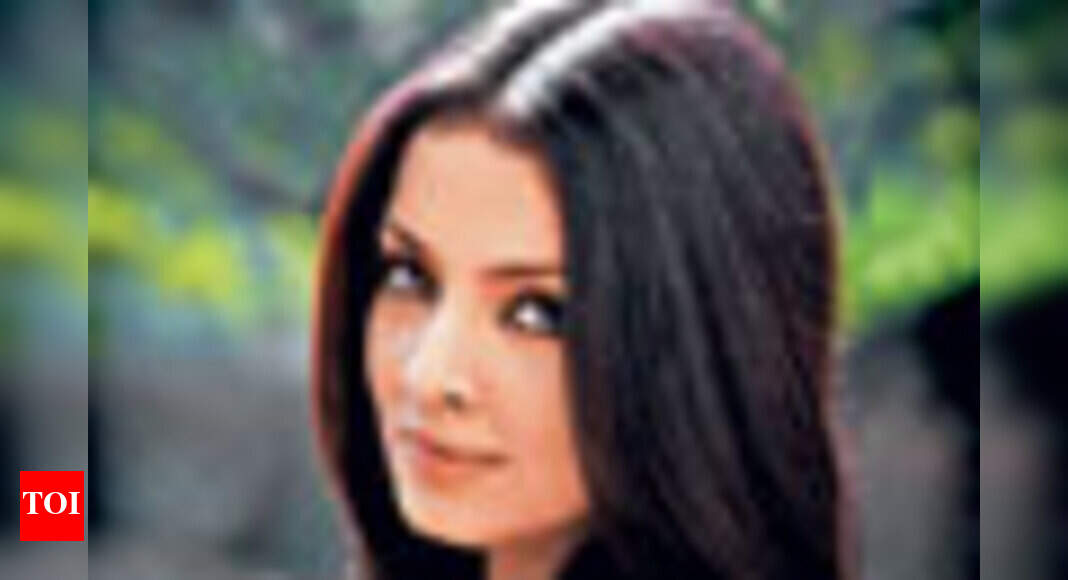Azad must apologise: Celebs | Hindi Movie News - Times of India