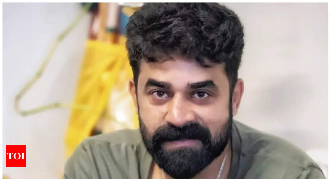 Sexy Bf Hd Vijay - Malayalam actress and survivor alleges Vijay Babu intoxicated and sexually  assaulted her for months; posts a shocking account of the ordeal |  Malayalam Movie News - Times of India