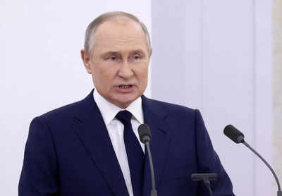 Putin warns of 'lightning response' to intervention in Ukraine