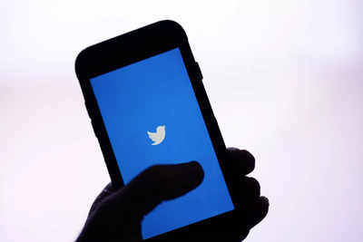 Russian court fines Twitter for not deleting banned content