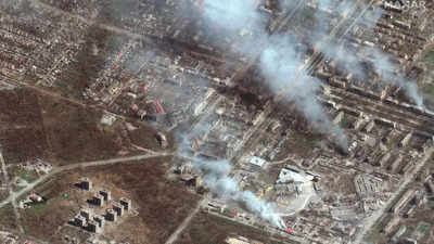 Fire seen intensifying on Mariupol holdout