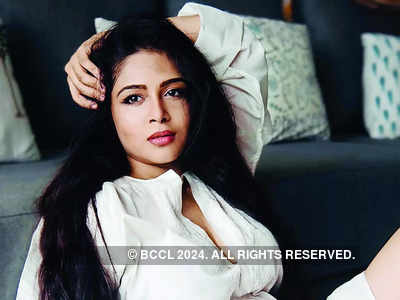 Lucknow is at the very core of my being, says actress Sakshi Benipuri