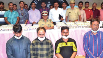 The gang had decamped with Rs. 2 crore of Ankit Shukla, a resident of Aktha crossing in Lalpur area. banner img