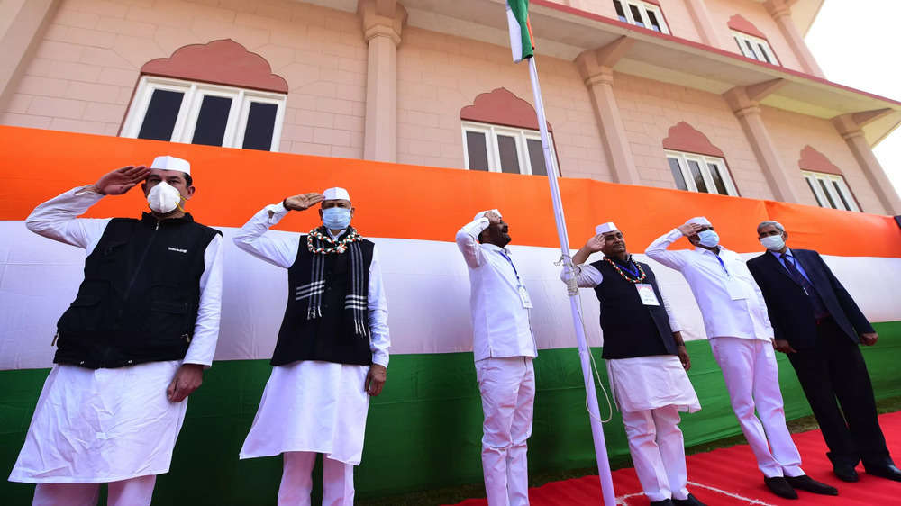 CM Ashok Gehlot & PCC chief Dotasara hoist flag