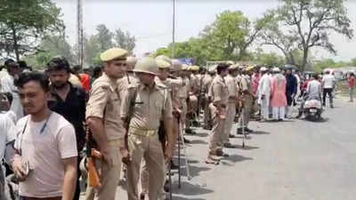 Uttar Pradesh: Speeding truck kills 2 AMU employees and one other; 4 injured