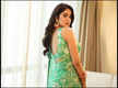 
Janhvi Kapoor looks breathtaking in green floral saree; dad Boney Kapoor calls her 'ati sundar'
