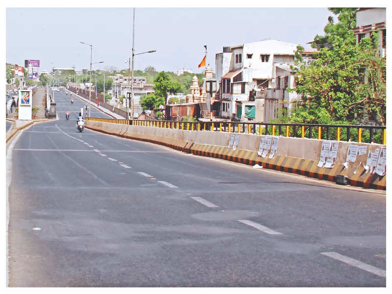 As heatwave sweeps across Gujarat, Ahmedabad streets wear a deserted look