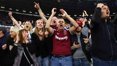 give Ansigt opad kalv West Ham fans attacked ahead of Europa League semi-final | Football News -  Times of India