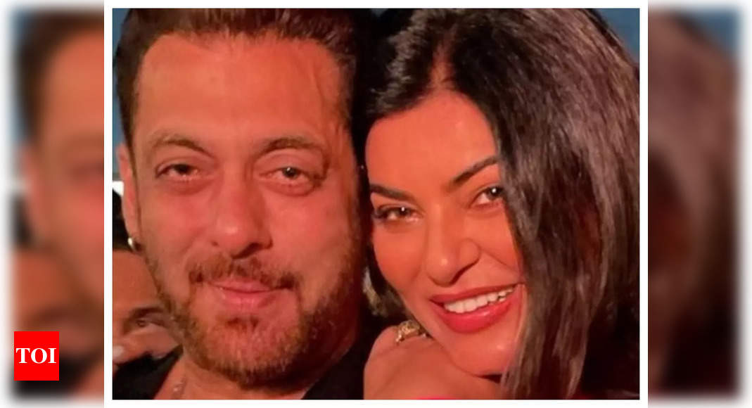 Sushmita Sen and Salman Khan’s sweet selfie from Arpita Khan’s Eid party is sure to warm your heart – Times of India