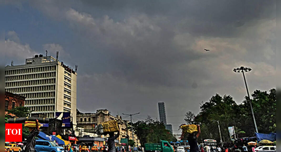 Kolkata: Weekend temp rise, low pressure on Met radar