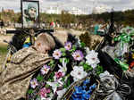 Ukrainians mourn the victims of war; see pics
