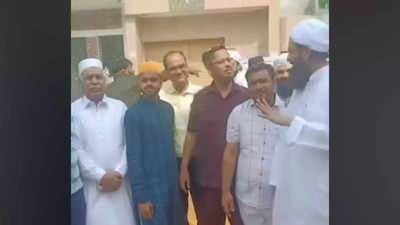 Uttar Pradesh: Hindus and Muslims celebrate Eid together in Moradabad