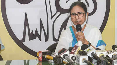 Mamata Banerjee claims Amit Shah can't see violence in BJP-ruled states