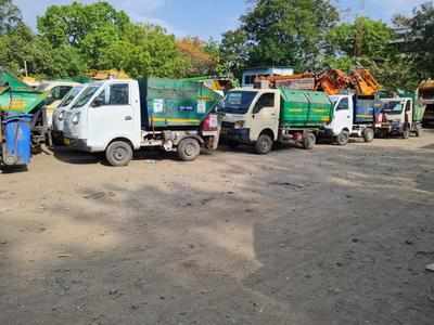 ‘Scam’ in garbage collection, pvt co workers go on strike