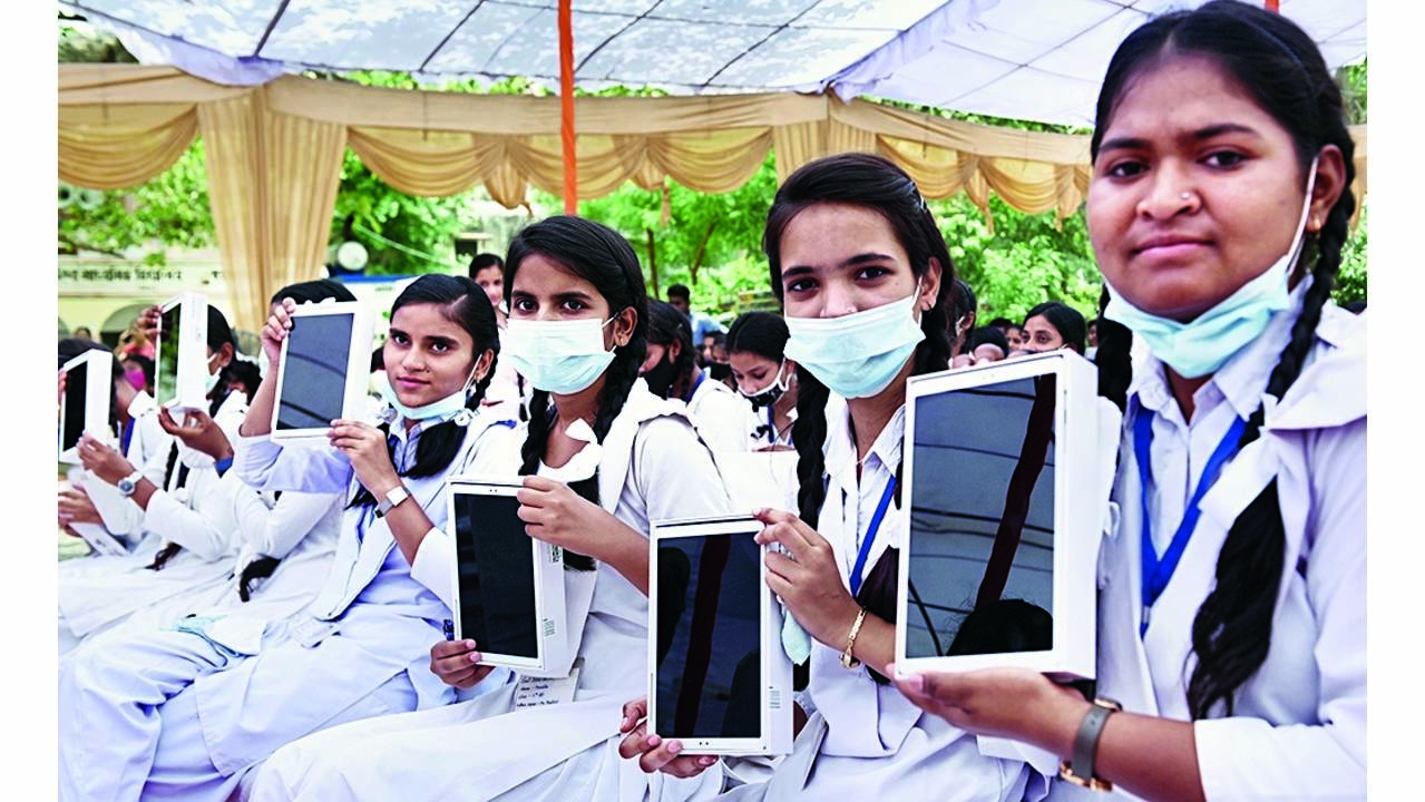 Money for students’ tablets get wrongly routed to other school