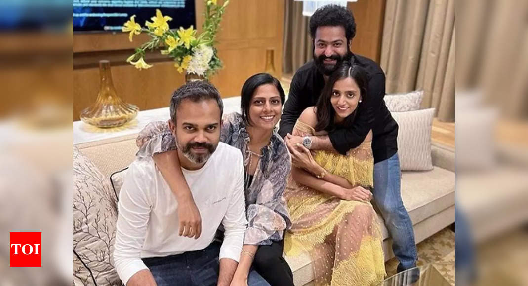 jr ntr: Jr NTR and KGF director Prashanth Neel have fun their marriage anniversaries with their other halves as they proportion similar wedding ceremony date | Hindi Film Information
