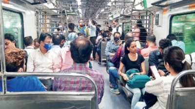On first day of slashed AC fares, 30% more riders on WR, CR response tepid