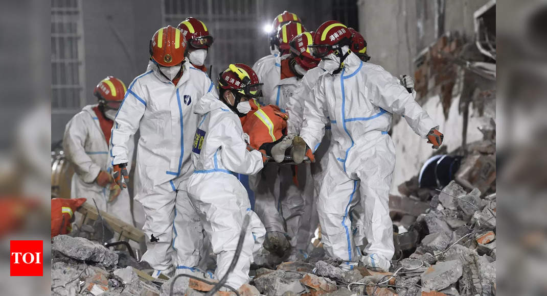 53 morts dans l’effondrement d’un immeuble en Chine, recherche d’extrémités piégées