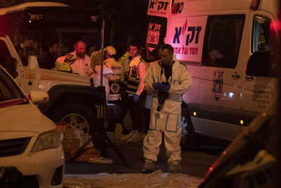 3 Israelis killed in stabbing attack near Tel Aviv