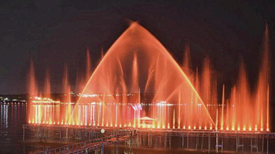 Bhopal: Civic sense? Fountain ‘view’ causes traffic jams on VIP Rd