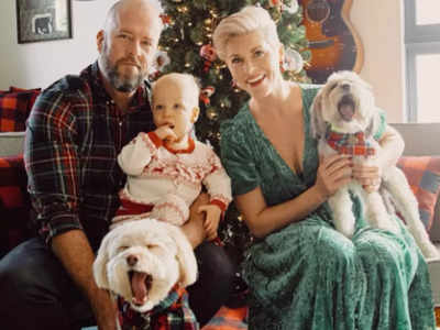 'This Is Us' star Chris Sullivan,wife Rachel Reichard expecting second chid