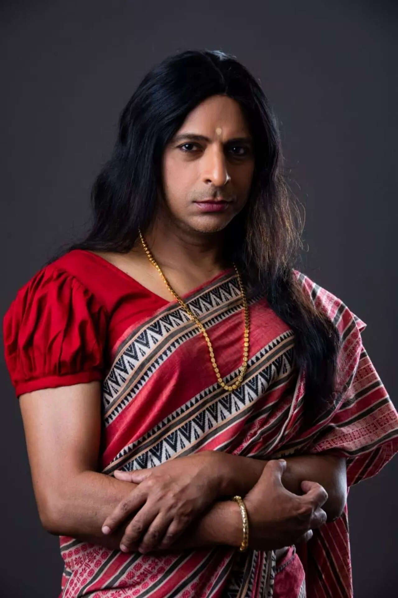 Can you guess this male actor in his first look from an upcoming thriller?  | Bengali Movie News - Times of India