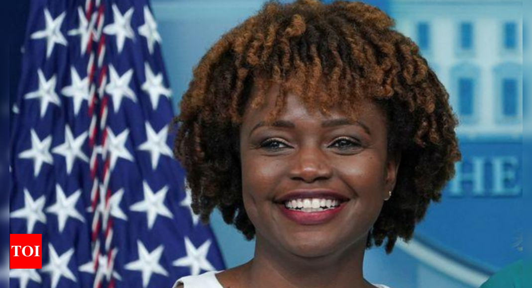 Keragaman dalam kesulitan: Sekretaris pers Gedung Putih baru yang sukses berkulit hitam dan LGBTQ+