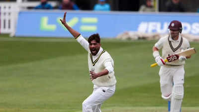 Pakistan pacers Mohammad Abbas and Mohammad Amir star in English county clash