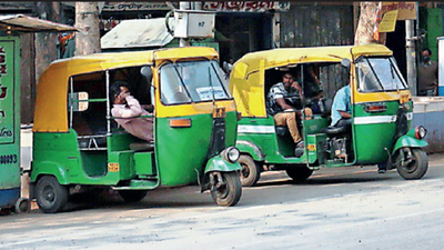 Kolkata: Some auto routes hike fares after LPG price rise, others wait & watch