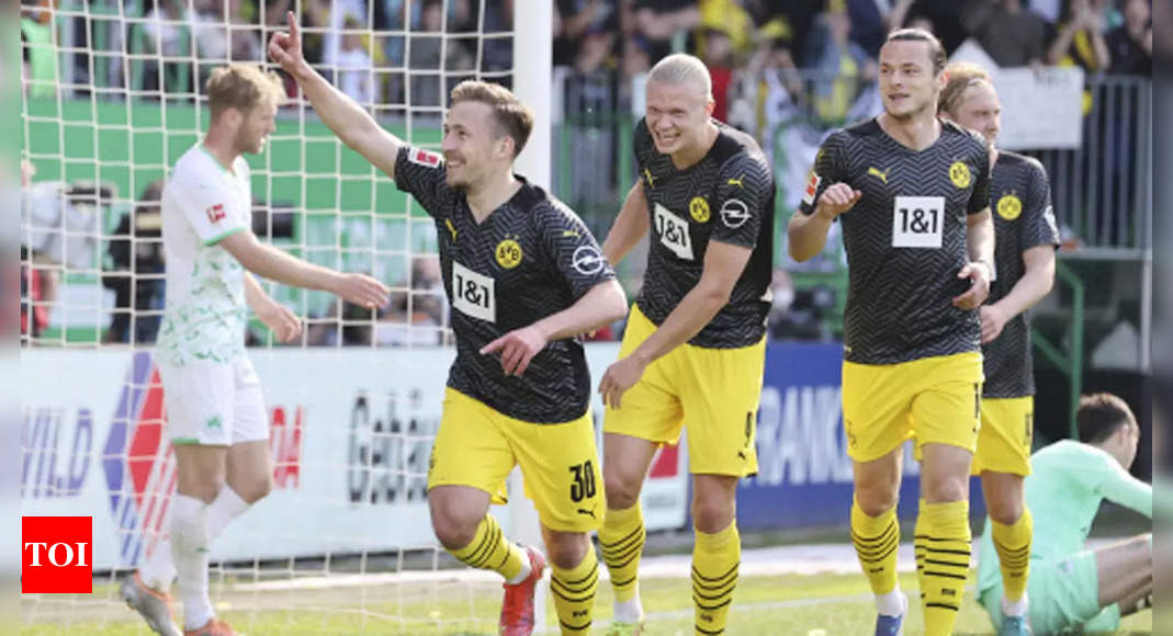 pegefinger Forvirrede udrydde Dortmund seal second spot in Bundesliga with 3-1 win over Fuerth | Football  News - Times of India