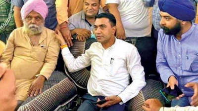 Goa CM Pramod Sawant visits Tajinder Pal Singh Bagga, condemns AAP for ‘kidnapping’ him