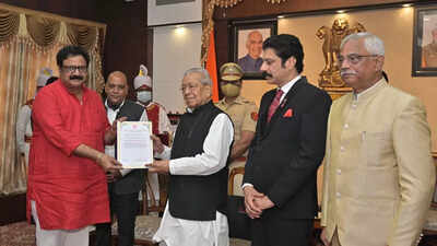 Andhra Pradesh: Governor Biswabhushan Harichandan lauds Guntur Red Cross services