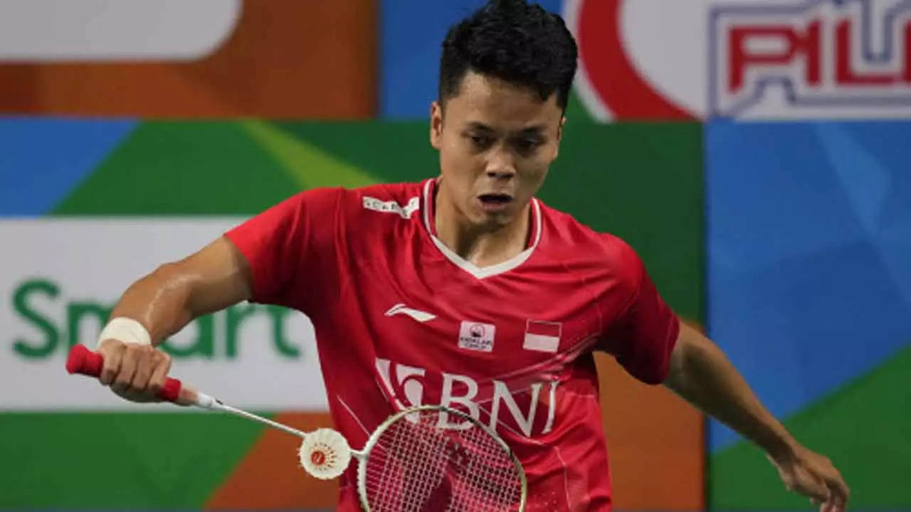 Anthony Ginting wobbles on opening day of Thomas and Uber Cup in Thailand Badminton News