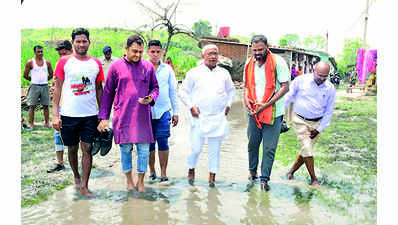Saryu visits village inundated by fly ash