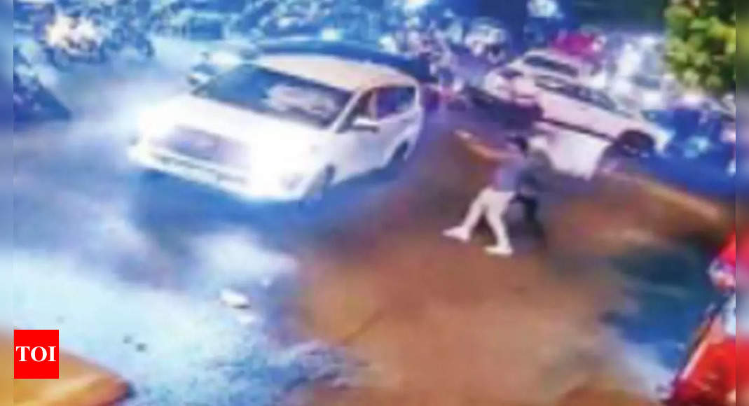 Clip Shows Three Open Fire At Suv On A Busy Road In Delhi's Hari Nagar 