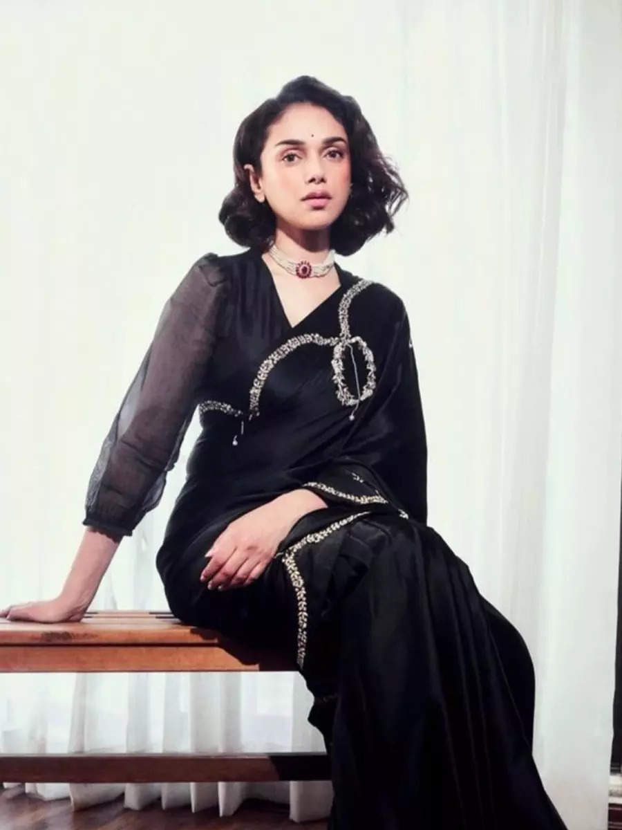 Gorgeous Aditi Rao Hydari In Traditional Saree