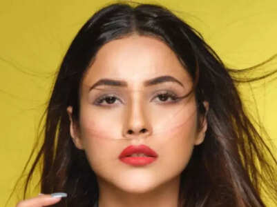 Quotes by Shehnaaz Gill that you need, to gain confidence in life