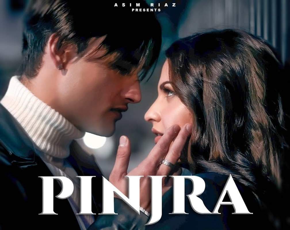 
Watch Latest Punjabi Video Song 'Pinjra' Sung By Asim Riaz And Himanshi Khurana
