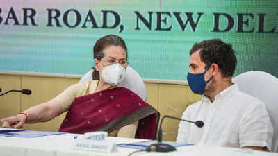 Repay 'debt' to Congress, shun dissent: Sonia Gandhi at CWC meet