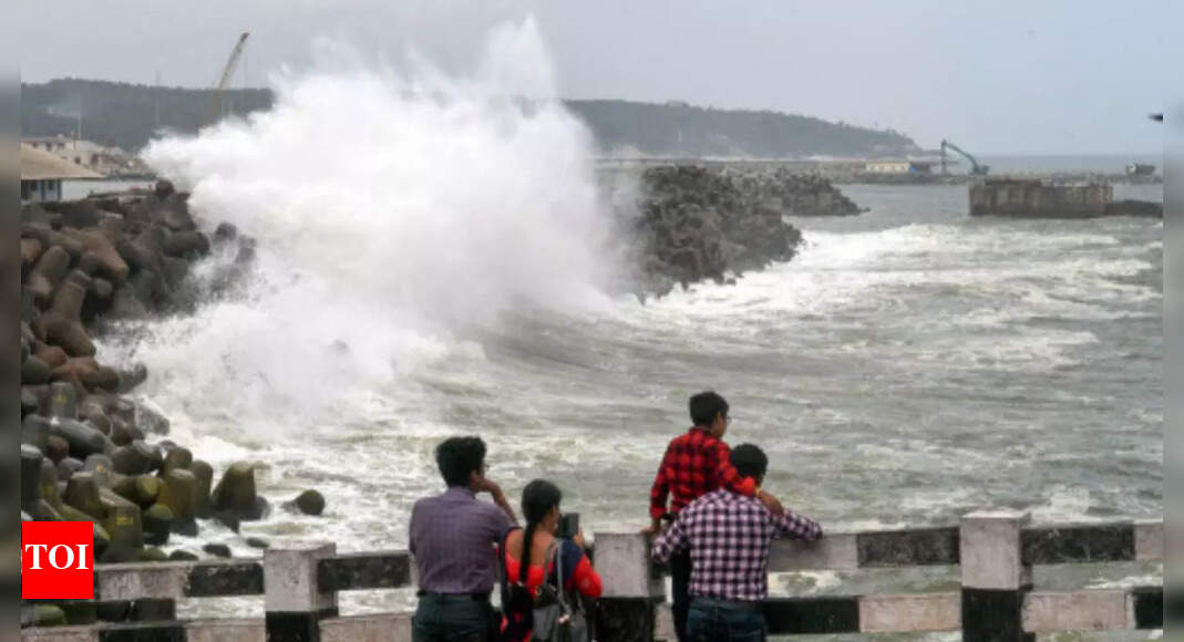 Cyclone Asani live: Red alert in five AP districts