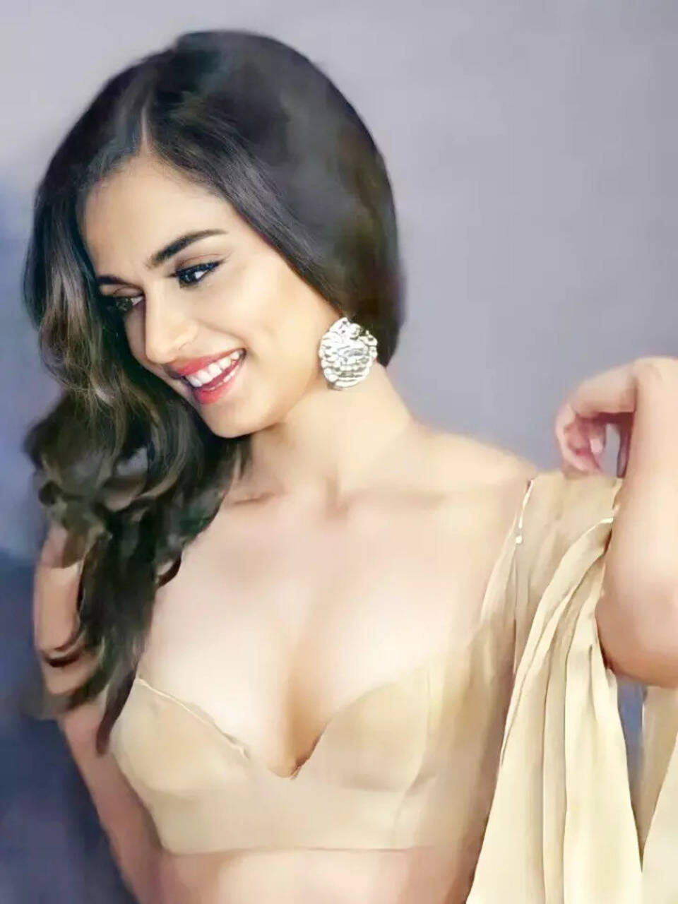 Manushi Chhillar Beauty Tips: Beauty secrets of Prithviraj actress Manushi  Chillar | Times of India