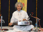 Pandit Shivkumar Sharma passes away; pictures of Santoor maestro will leave you emotional