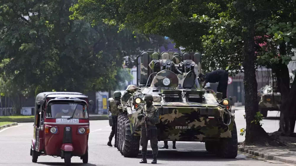 Sri Lankan troops on Colombo streets