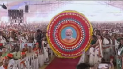 Gujarat women gift PM Modi huge Rakhi in Utkarsh Samaroh