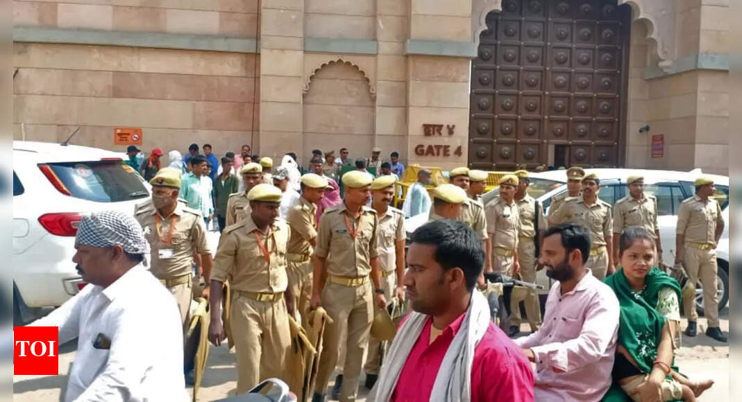 Gyanvapi mosque case: No change in commissioner