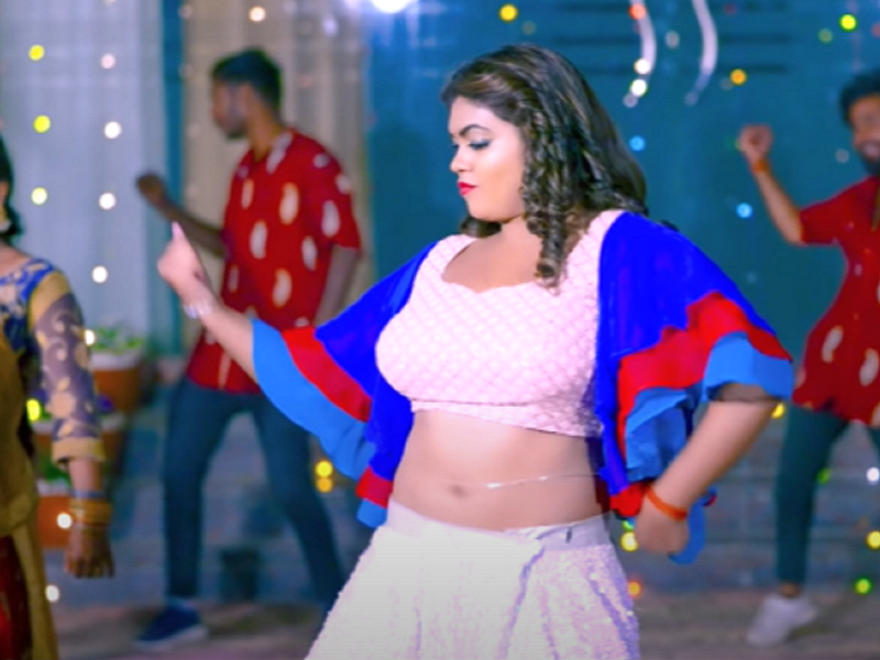 Nisha Dubey impresses fans with her dance moves in the latest song 'Kamar Ke Number 32'